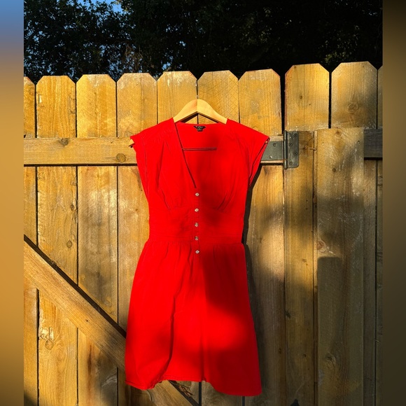 Red guess dress gathered waist - Picture 3 of 3